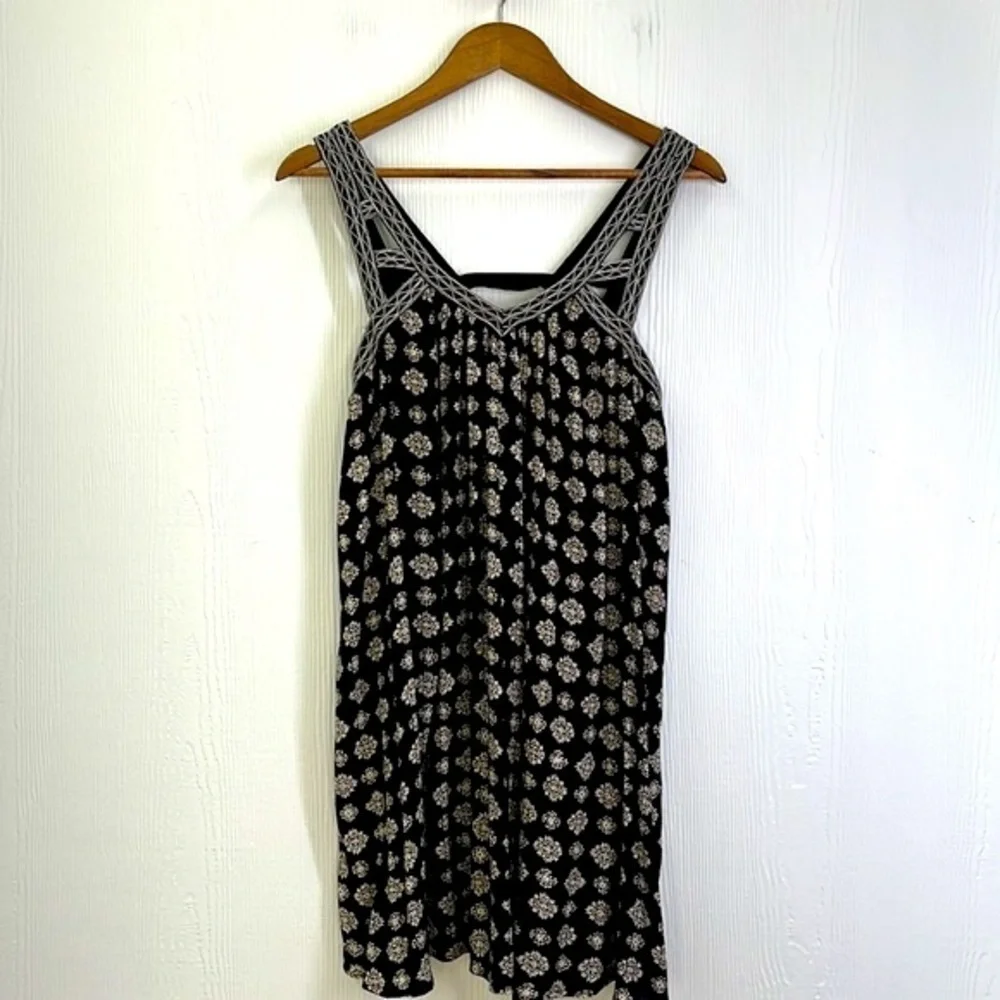 American Eagle Outfitters- Black & Cream Floral Print Strap Boho Midi Dress M